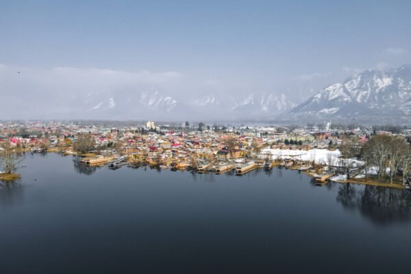 Luxury Kashmir Tour Package – Khyber & Taj Stay