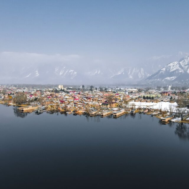 Luxury Kashmir Tour Package – Khyber & Taj Stay